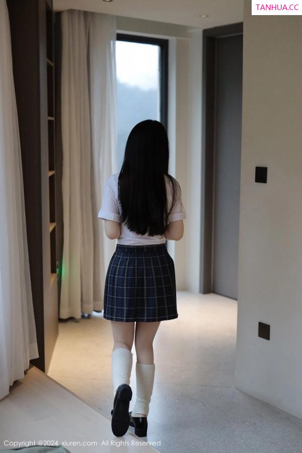   [XiuRen]高清写真图 2024.03.04 No.8173 陈小花 丝袜美腿第10张图片